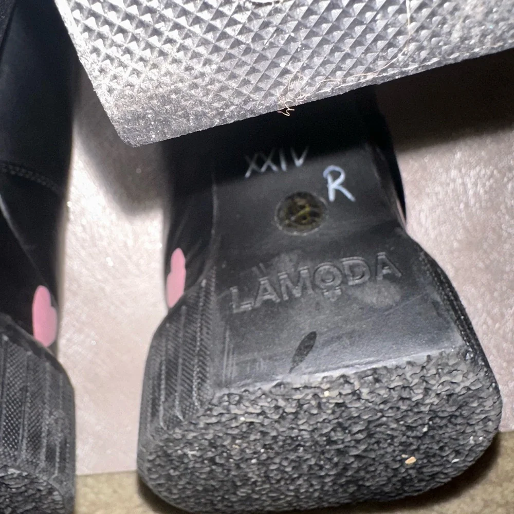 LAMODA Black Platform Mary Janes chunky Heels Pink Hearts 8 punk goth academia